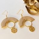 Boucles_d'oreilles_Crochets_Cassiopée_beige