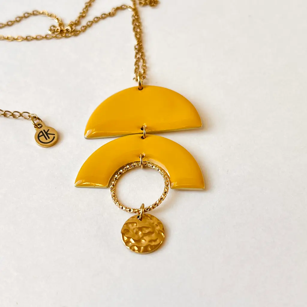 Collier_Sautoir_Cassiopée_Jaune_4.webp