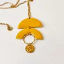 Collier_Sautoir_Cassiopée_Jaune_4.webp